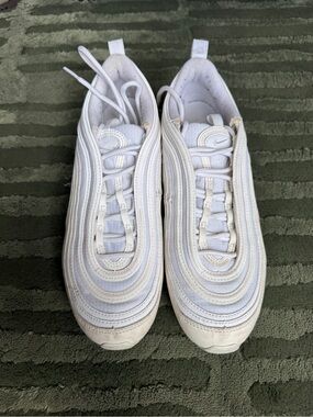 Nike White Wave-Detail Athletic Sneakers